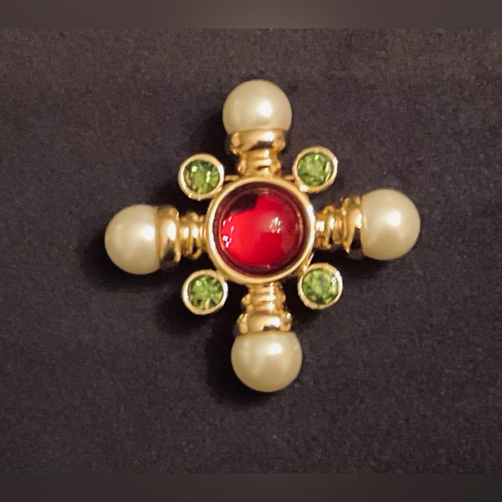 #167 Vintage Avon Gripoix Maltese Cross Brooch